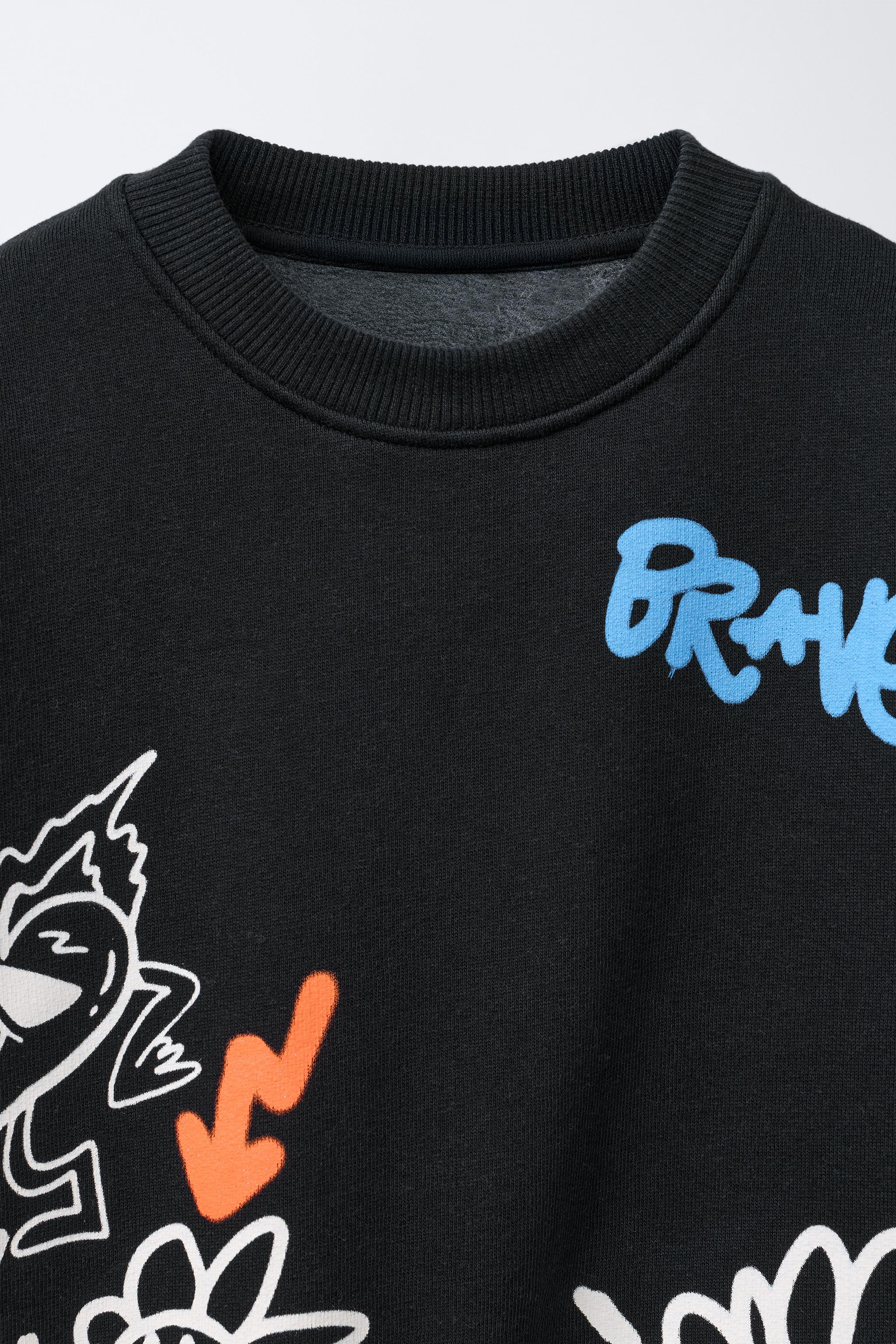 GRAFFITI PRINT SWEATSHIRT